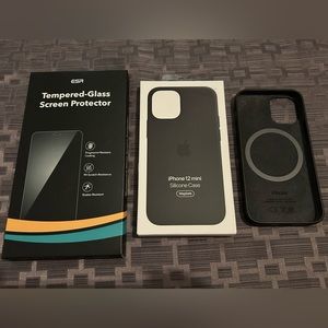 iPhone 12/13 Mini MagSafe case and 2 screen protectors